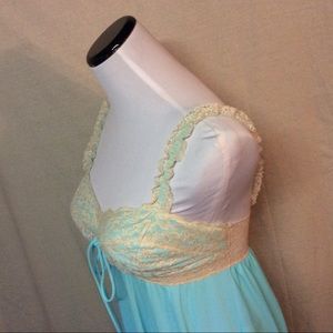 Vtg. 1960’s Olga Sleeping Pretty Nightgown